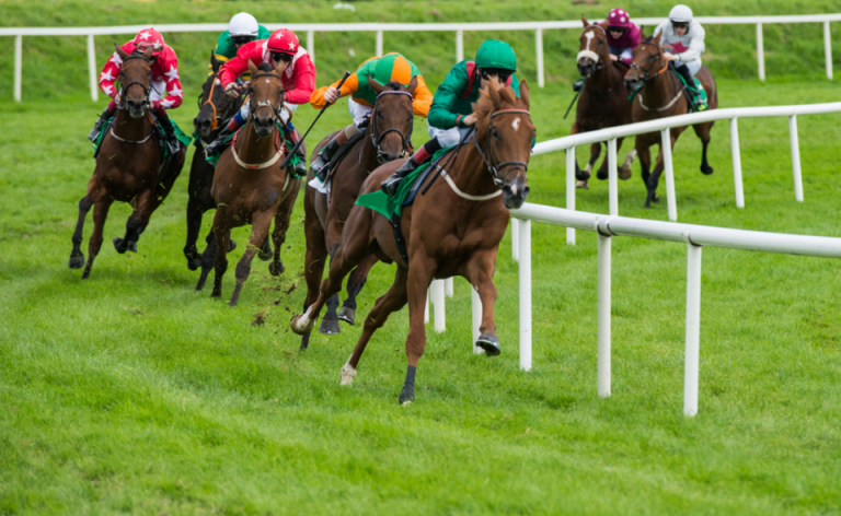 irish-horse-racing-to-resume-behind-closed-doors