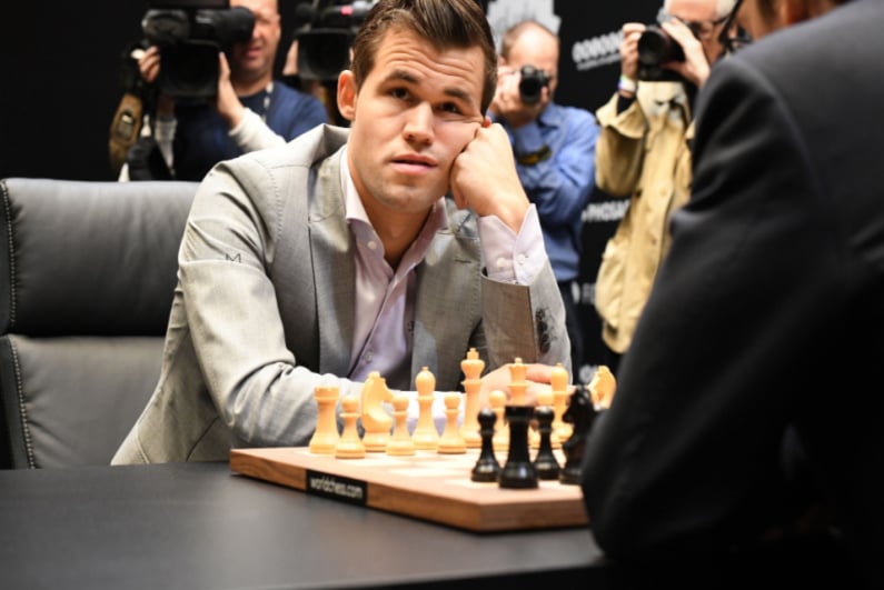 Historic Vids on X: 13-year-old Magnus Carlsen gets bored against