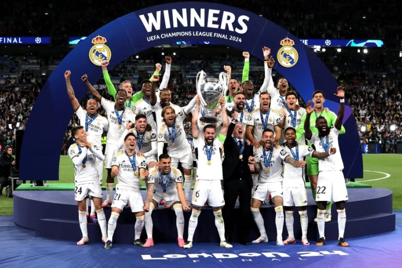 Real Madrid celebrating Champion's League title