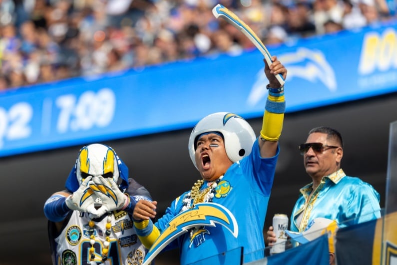 LA Chargers fans