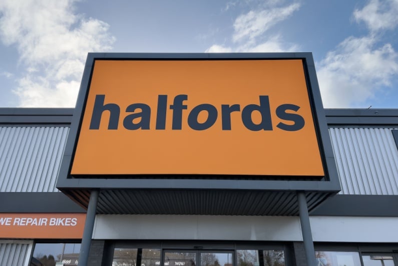 Halfords sign