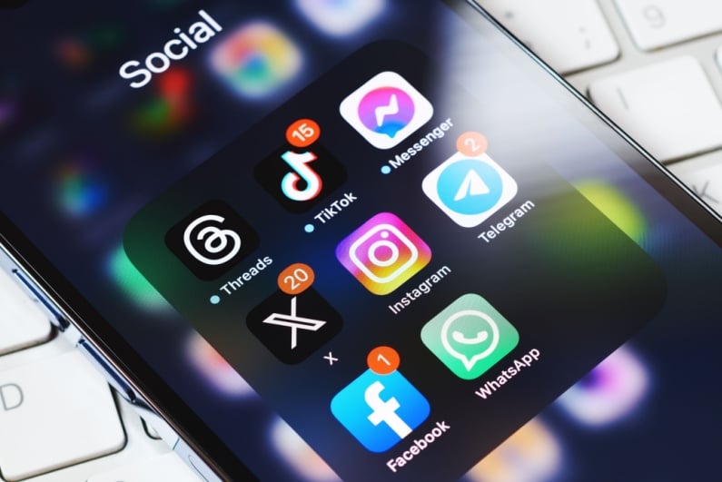 Social media app icons