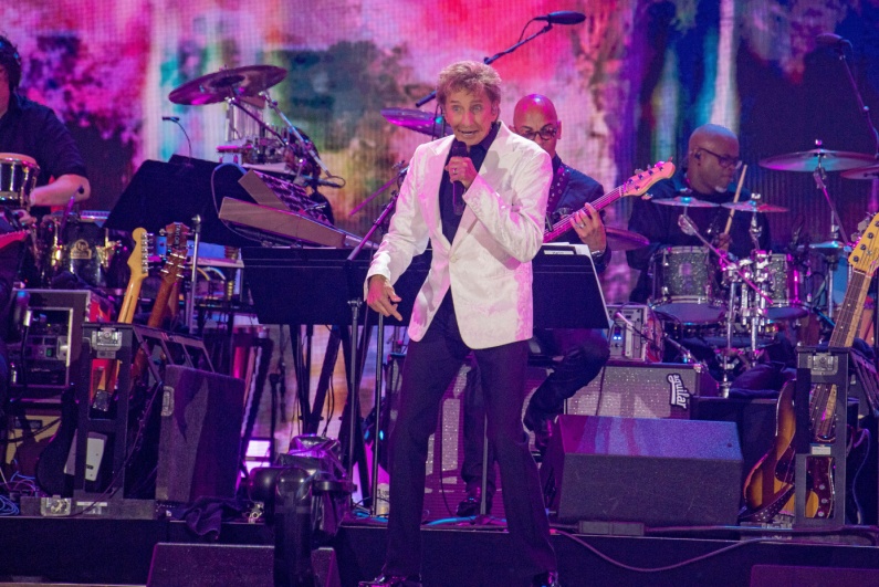 Barry Manilow in concert