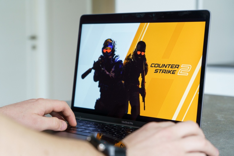 Counter-Strike 2 on a laptop