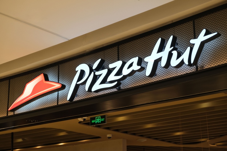 Pizza Hut sign